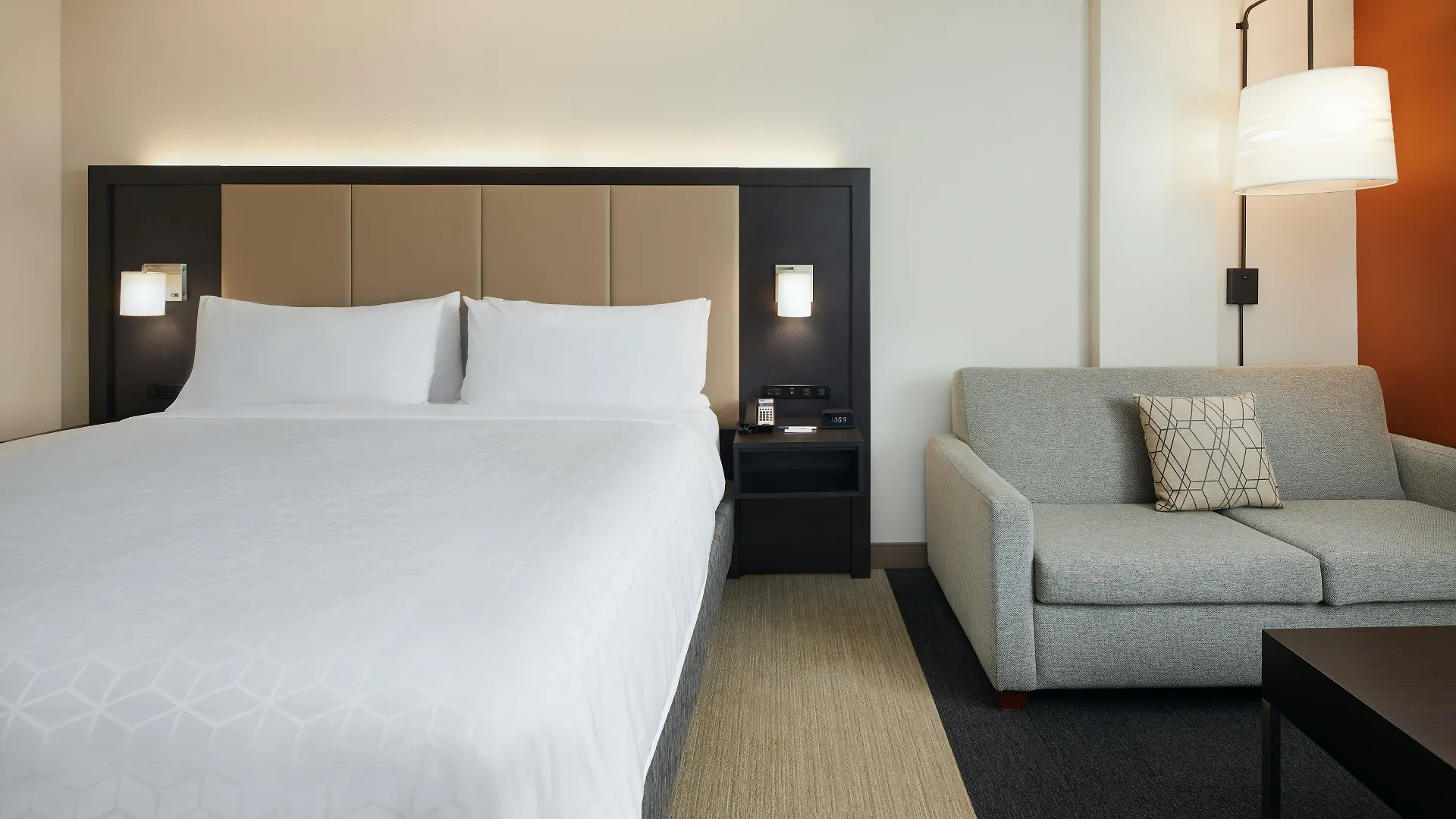 Holiday Inn Express Richmond - Midtown By Ihg Dumbarton