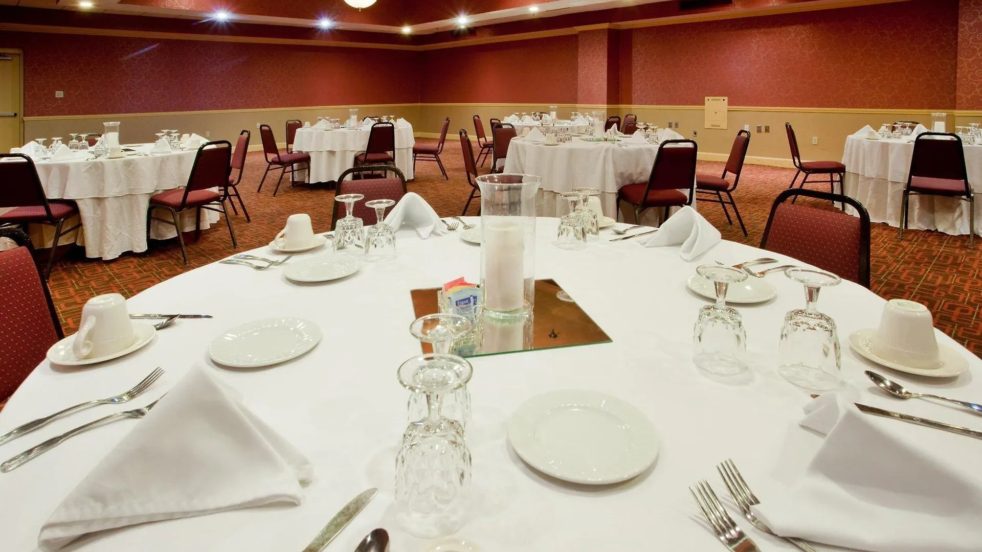Holiday Inn Express Richmond - Midtown By Ihg Dumbarton Hotel